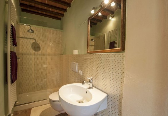 Bagno con doccia – Buca delle fate