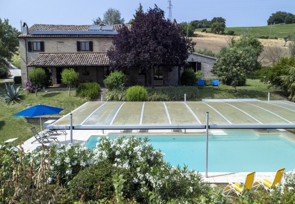 La villa con piscina e giardino fiorito – Ca Lucciola