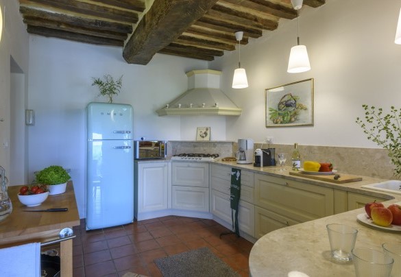 Cucina con accesso diretto al portico in unità 1 – Ca Lucciola