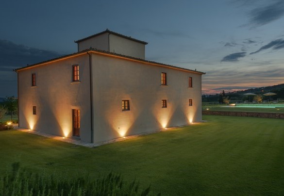 An authentic 17th century Leopoldine villa – Ca Maggiore