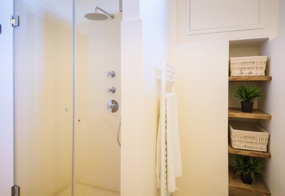 Bathroom with shower on the first floor – Ca Maggiore