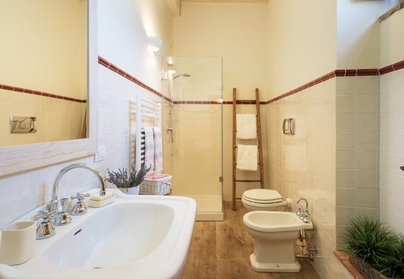 Bathroom with shower on the ground floor – Ca Maggiore