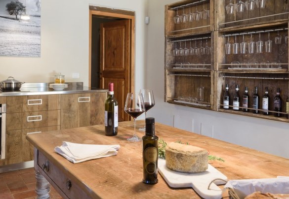 The fully equipped kitchen – Ca Maggiore