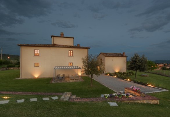 Panoramic overview of the estate at the blue hour – Ca Maggiore