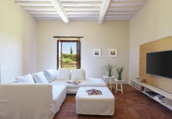 The living room with tv and with external direct access on the ground floor – Ca Maggiore