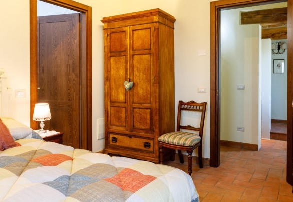Double bedroom with bed 1,40 m wide on the first floor – Ca’ Pellicciano