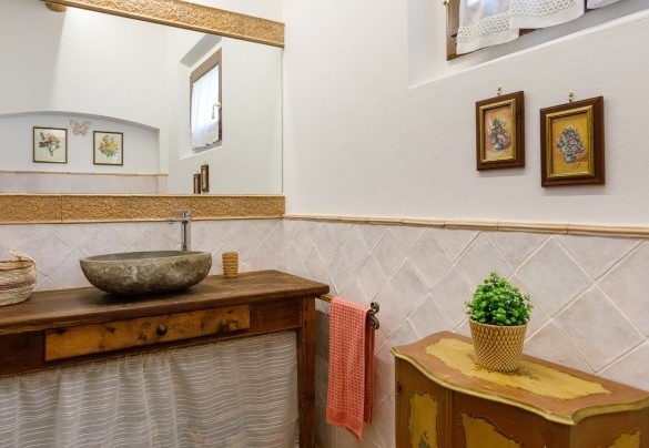 Guest bathroom on the ground floor – Ca’ Pellicciano
