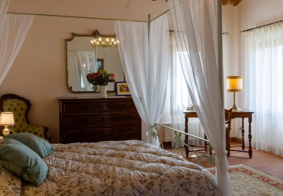 Double bedroom on the first floor with en-suite bathroom – Ca’ Pellicciano