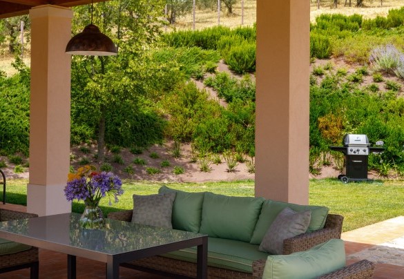 Pergola with seating area – Ca’ Pellicciano