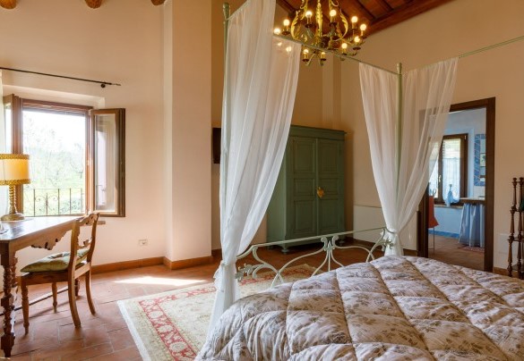 Double bedroom on the first floor with en-suite bathroom – Ca’ Pellicciano