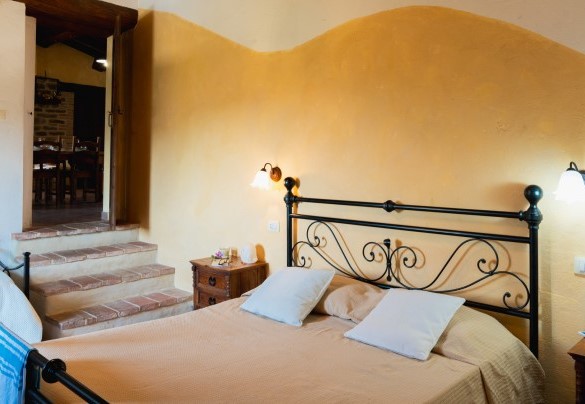 Triple room no. 3, double bed and 1 single, upper apartment - Ca Quattrocchi