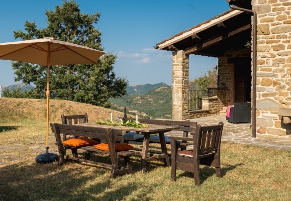 Table for aperitifs and snacks - Ca Quattrocchi