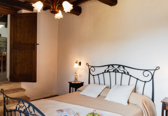 Triple room n. 1, double and 1 single, below apartment - Ca Quattrocchi