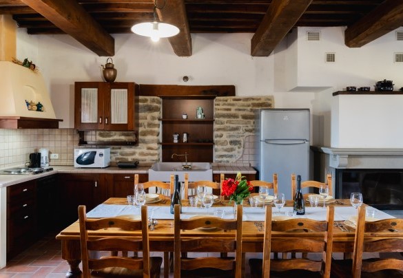 Rustic equipped kitchen no. 1 downstairs - Ca Quattrocchi