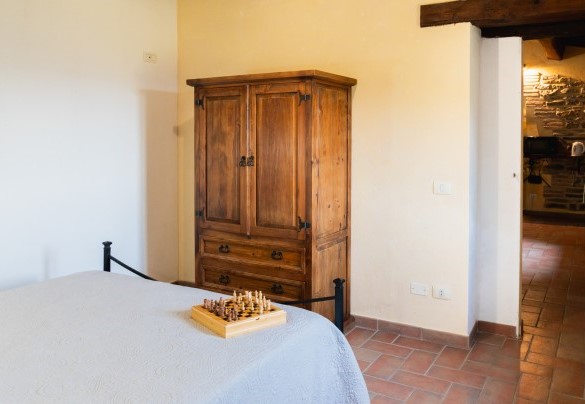 Double bedroom no. 5 with en suite bathroom, upper apartment - Ca Quattrocchi