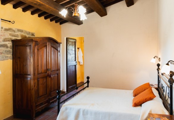 Triple room no. 4, with en suite bathroom, upper apartment - Ca Quattrocchi
