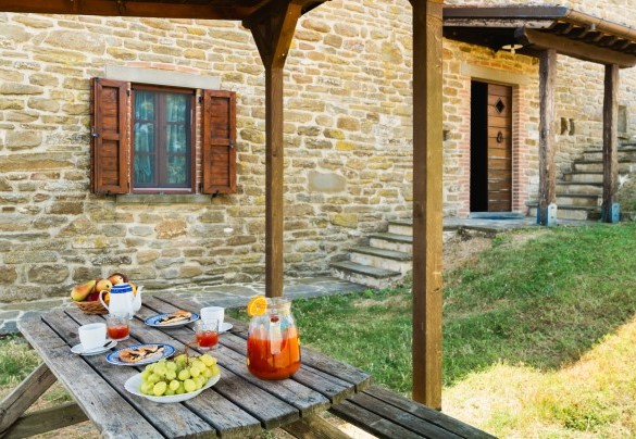 Outdoor breakfast table - Ca Quattrocchi