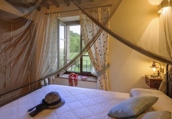 Detail of the double bedroom no.1 - Ca Seppe