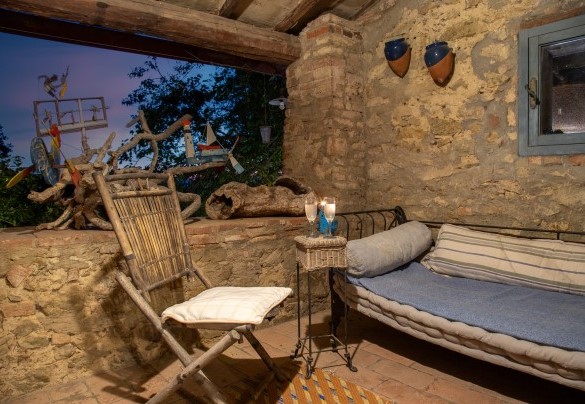 The relaxation corner under the portico - Campodalto