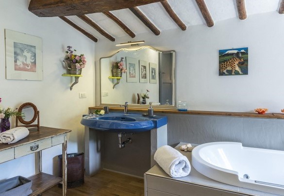 Bagno con vasca idromassaggio n.3 en-suite con camera n.3 –  Campodalto 