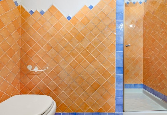 Bagno con doccia n. 2, en-suite alla camera n. 2 – Casa Maestrale