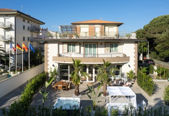 Very close to all amenities and attractions is Casa Amare, in the heart of Lido di Camaiore – Casa Amare
