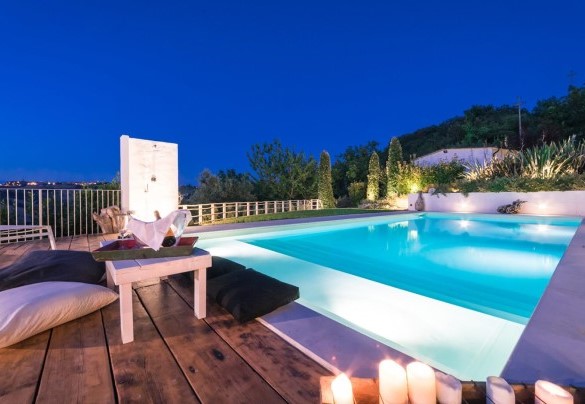 Panoramica piscina notturna - Casa Angela 6