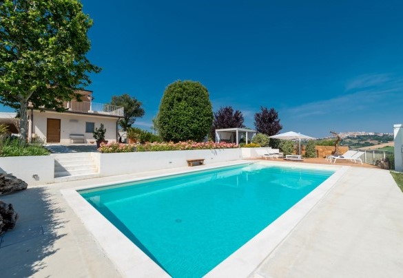 Graziosa piscina panoramica - Casa Angela 6