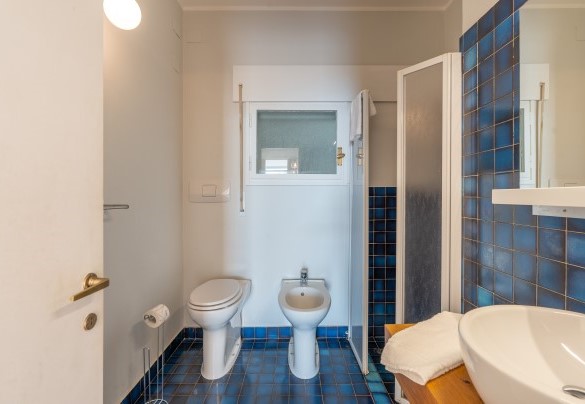 Bathroom with shower no. 1 – Casa Chiara
