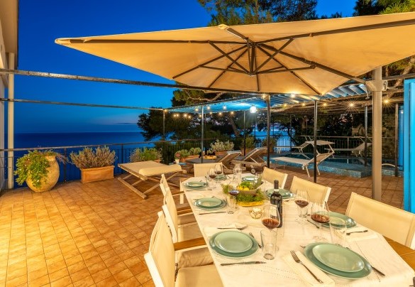 Dinner on the terrace with sea views – Casa Chiara