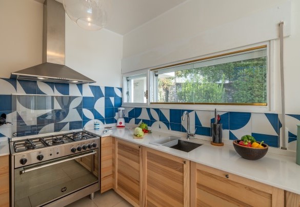 The practical and functional kitchen – Casa Chiara