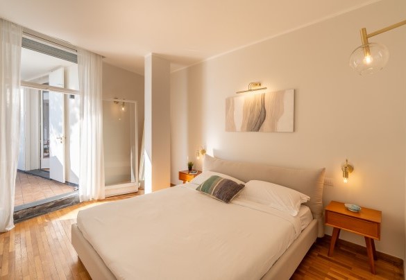 The double bedroom no. 2 with direct access to the large terrace – Casa Chiara