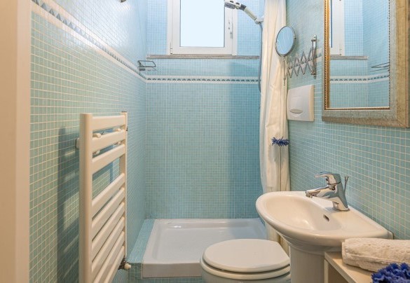 Bagno con doccia n.2, en-suite alla camera n.3 - Casa Ciculino