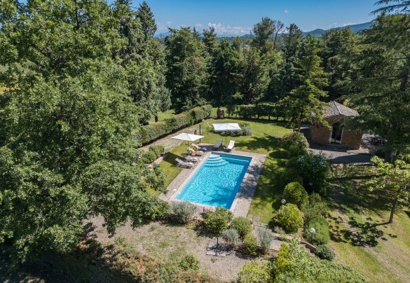 Panoramic view of the annex and of the pool