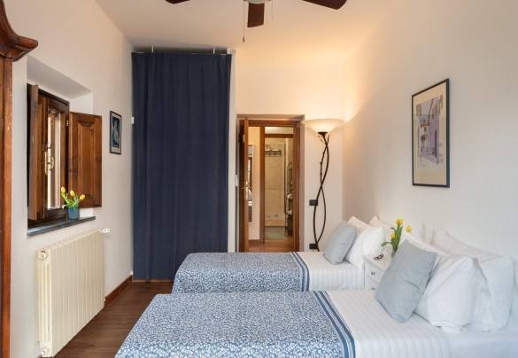 The twin bedroom no. 3 on the first floor in the unit 1 – Casa da Sogno