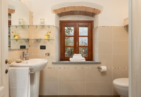 The bathroom with shower no. 3 on the first floor in the unit 2 – Casa da Sogno