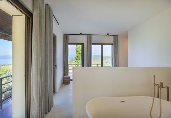 The open bathtub in bedroom n.3 - Casa dei Fiamminghi  
