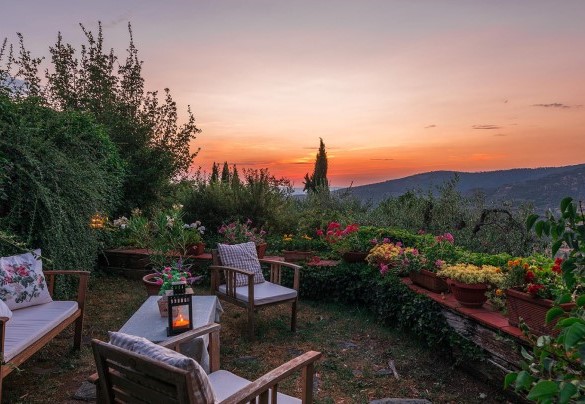 The charming spot for sitting and relaxing in absolute peace - Casa del Sole 