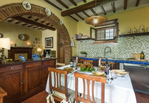 The rustic and funcional kitchen with dining table – Casa del Sole 4