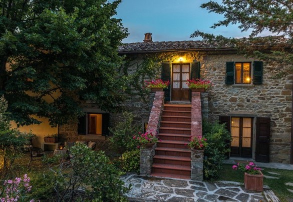 The beautiful property lit up at night - Casa del Sole   