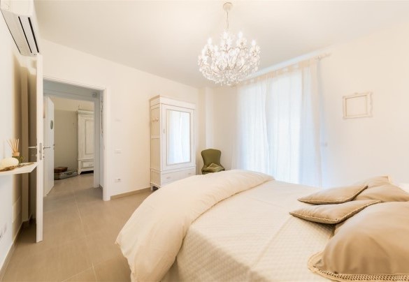Double room n.1 with adjoining bathroom n.3 - Casa di Eolo 8+2