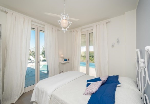 Double room n.4 with access to the swimming pool area - Casa di Eolo 8+2