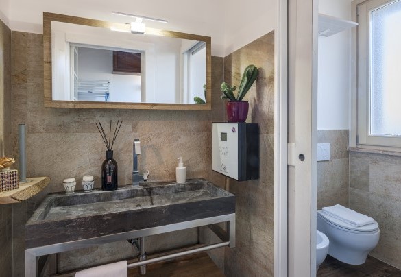 Bagno di servizio n.1 al piano terra – Casa di Pali’