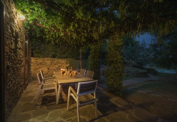 An aperitif in complete relax under the portico - Casa di Pan