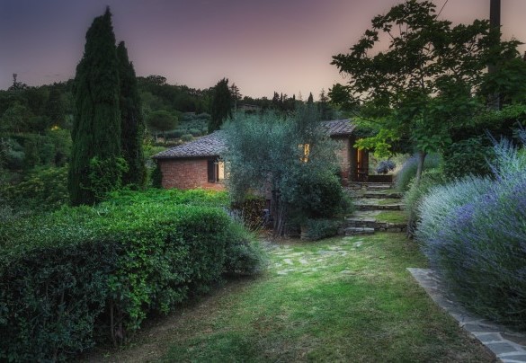 The property consists of two residential units on two floors - Casa di Pan   