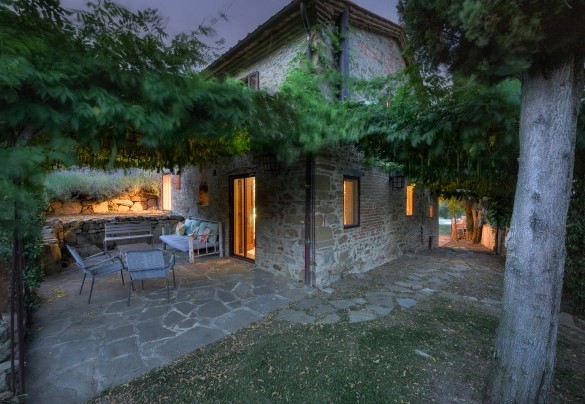 The pergola on the ground floor at the back at the house - Casa di Pan    