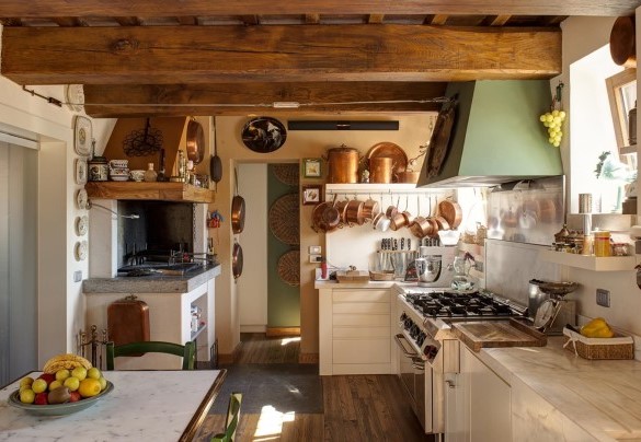 La cucina di ampie dimensioni – Casa Eugenia