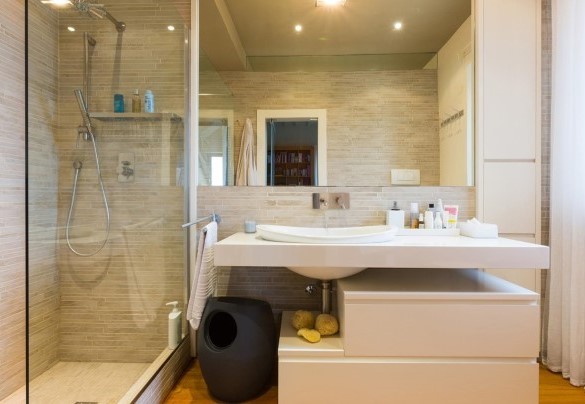 Bagno en-suite con doccia al primo piano – Casa Eugenia