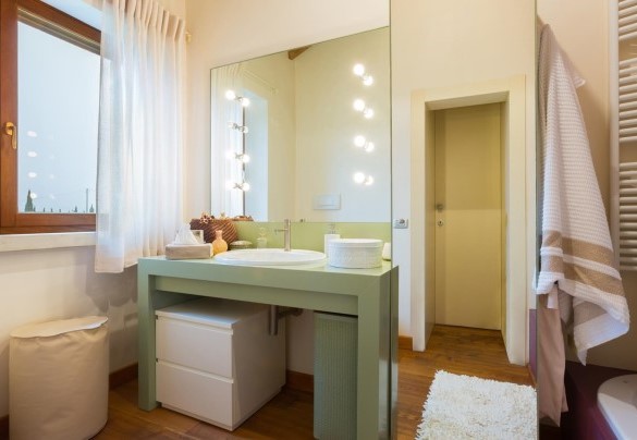 Bagno en-suite con vasca al primo piano – Casa Eugenia