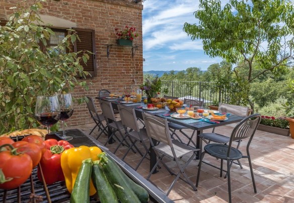  The pergola equipped with mobile gas barbecue - Casa Eusebia
